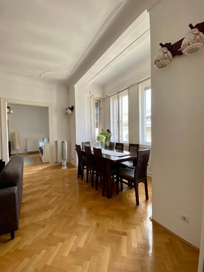 Deluxe Downtown Apartment With A Fabulous View Budapest Bagian luar foto