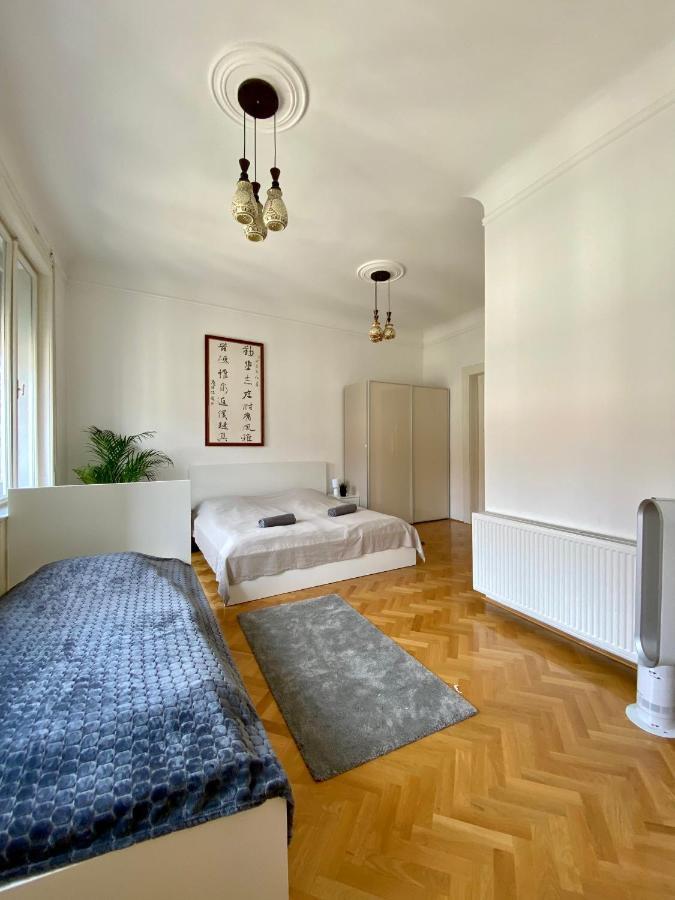 Deluxe Downtown Apartment With A Fabulous View Budapest Bagian luar foto