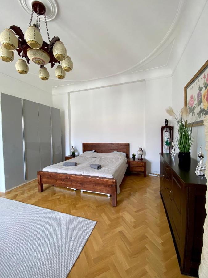 Deluxe Downtown Apartment With A Fabulous View Budapest Bagian luar foto