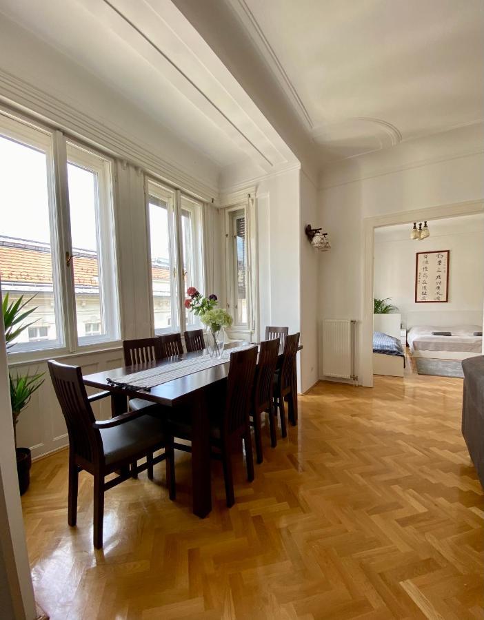 Deluxe Downtown Apartment With A Fabulous View Budapest Bagian luar foto